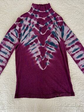 Free People We The FreePsychedelic long sleeve Tie-Dye Turtleneck T-shirt